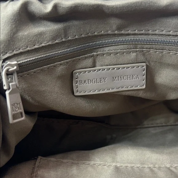 Badgley Mischka Taupe Wrapped Frame Clutch Shoulder Bag with Chunky Mauve Chain - Picture 8 of 10